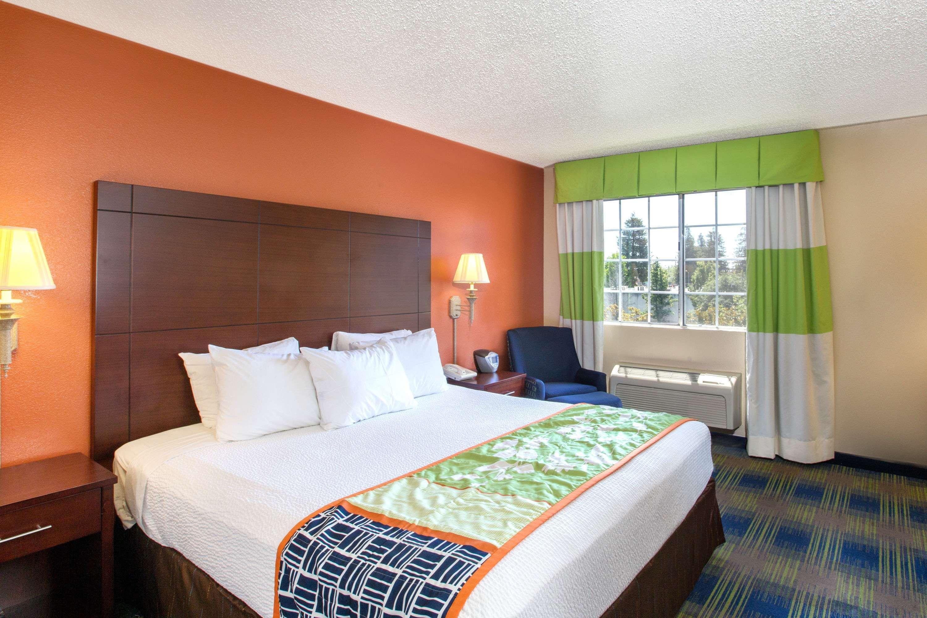 Days Inn By Wyndham Fremont Exterior foto
